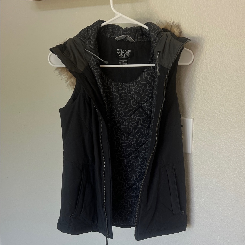 Mountain Hardware Women's Black Vest with Faux Fur Trim